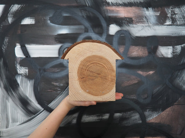 Le logement est situé dans une rue calme à proximité d'un marché couvert et rue  Paris, France Chez Nono et Loulou Entire rental unit vacation rental 13810167