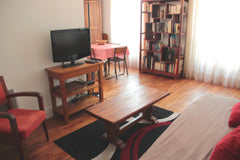 Appartement de charme à Montmartre<br /><br /><b>The space</b><br />Description< Paris, France Beau 2 pièces à Paris Montmartre - 1 à 4 personnes Entire rental unit vacation rental 213360