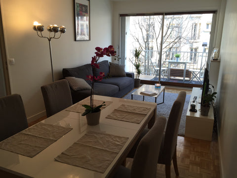 Appartement ensoleillé avec balcon spacieux avec tout le confort nécessaire au 3 Paris, France SUNNY APARTEMENT BALCONY PARKING AND WIFI Private room in rental unit vacation rental 18125091