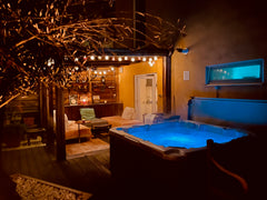 100m2 loft with jacuzzi in the most sought after location in Antwerp. Amazing ci  Africa Jacuzzi Loft in Antwerp! 100m2 of romance. Entire loft vacation rental 40345757