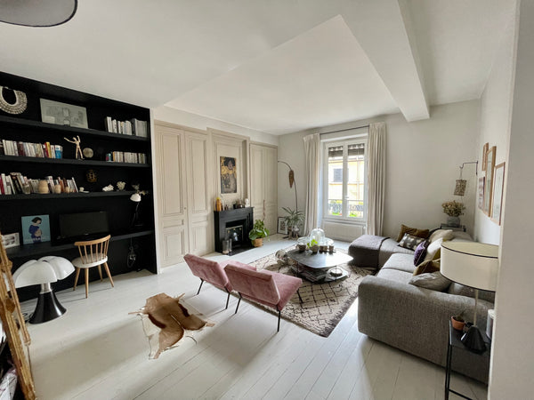 Logement de 97m² situé au 3e étage se composant d'une grande pièce de vie regrou  Lyon, bel appartement en centre ville Entire rental unit vacation rental 654099528831234361