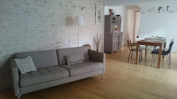 Duplex of 90 sqm, as a house, located in a private and tree-filled alley. <br /> Paris, France A village atmosphere in a very chic district Entire rental unit vacation rental 23764704