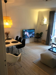 Min lejlighed er nyrenoveret, hyggeligt og meget lys - derudover ligger den cent Copenhagen, Denmark 2 værelses lejlighed på Amager Entire rental unit vacation rental 33151313