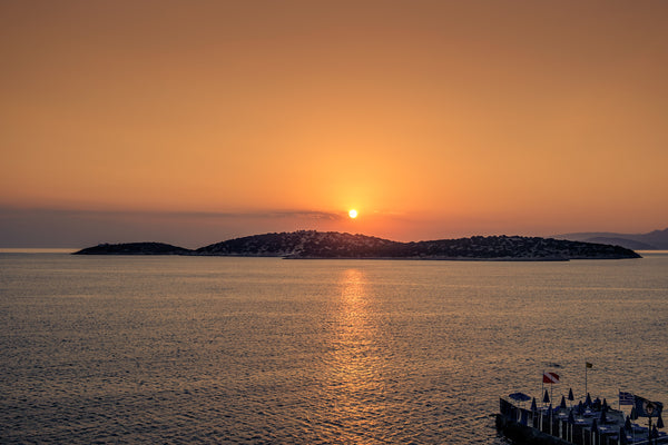 This is a frontline beach apartment It has a beautiful facing view to the Mirabe Agios Nikolaos, Greece SEA BLOSSOM APARTMENT. Entire rental unit vacation rental 20770188