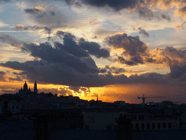 Vu sur la Tour Eiffel et Montmartre.<br />Appartement idéal pour 4 adultes ou un Paris, France Vue sur les toits de Paris Entire condo vacation rental 6728404