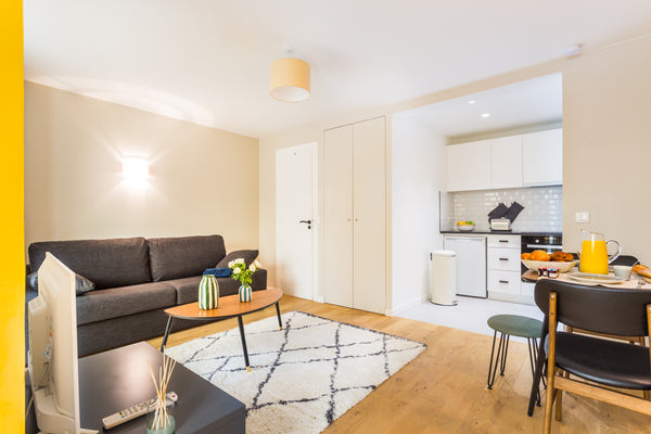 Situé dans la section nord ultra-moderne du Marais, autour de la place de la Rép Paris, France Residence Arts et Métiers - Grand Deluxe Entire rental unit vacation rental 29227659