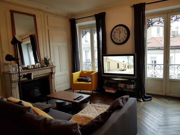 Appartement cosy et charmant, avec vue sur Fourvières. A deux minutes de la plac Lamorlaye, France Charmant appart à 2 pas de la place des Terreaux ! Entire rental unit vacation rental 30372829