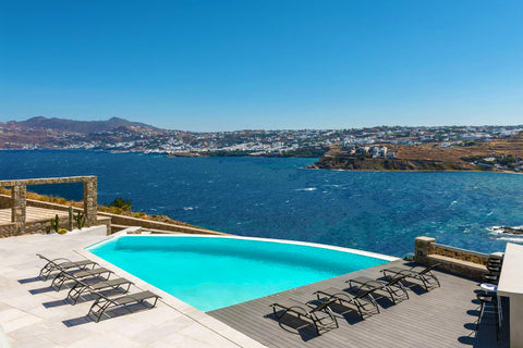 A wonderful really spacious 8 bedroom villa with 8 ensuite bathrooms.<br />This  Greece Ornos Nolan Entire villa vacation rental 36504620