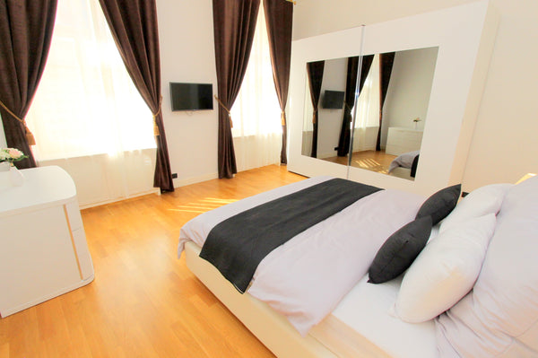 Luxury apartments Krocínova se nachází v novorenesačním nárožním domě na Starém  Prague, Czechia Luxury apartments Krocínova – apartment 1 Entire rental unit vacation rental 24099075