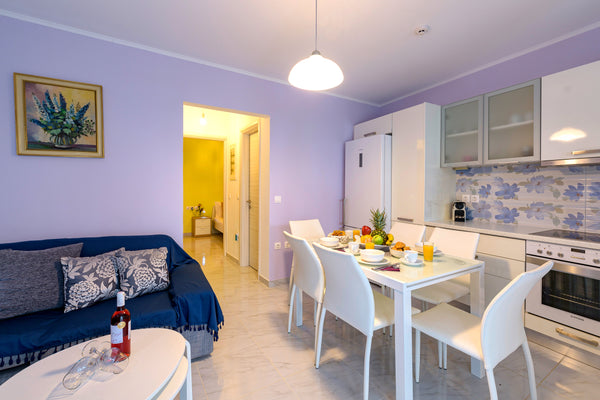 Alisahni means .. the trace that waves leave over the sand.<br />Alisahni suite, Chania, Greece NEW- Alisahni suite (next to sea) - Chania Entire condo vacation rental 26952427