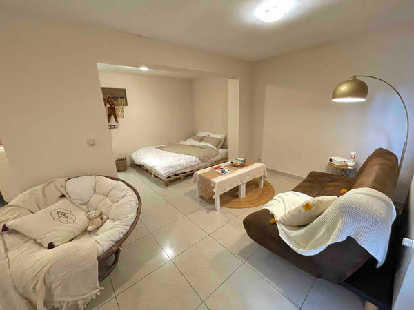 Ce logement affiche un style résolument unique, parfait pour un séjour romantiqu Brussels, Belgium Studio chaleureux entier avec jardin/cinéma Entire loft vacation rental 53353100