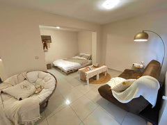 Ce logement affiche un style résolument unique, parfait pour un séjour romantiqu Brussels, Belgium Studio chaleureux entier avec jardin/cinéma Entire loft vacation rental 53353100