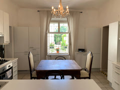 Großzügige Wohnung in historisch wertvollem Gebäude. Top-Lage in der Neubaugasse Vienna, Austria Großzügiges Apartment in historischem Gebäude Entire rental unit vacation rental 40837013