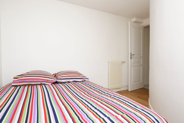 Private and quiet bedroom , located in a nice and typical Parisian appartment an Paris, France In the faubourg of Paris Private room in rental unit vacation rental 2300874