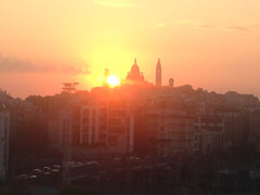 Appartement très lumineux, 5e étage, vue dégagée sur le Sacré Cœur et la Tour Ei Paris, France Charming flat with beautiful view Entire rental unit vacation rental 9486388