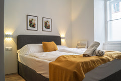 Ein schönes und modernes Zimmer mitten auf der berühmten Mariahilferstraße im Ze  Stylish Double Room w/ Yardview - Perfect Shopping Private room in rental unit vacation rental 650481524388066796