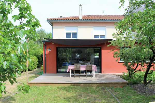 Grande maison familiale dans un quartier résidentiel, calme avec jardin. Un gran Eysines, France grande maison proche aéroport et bordeaux centre Entire home vacation rental 19052236