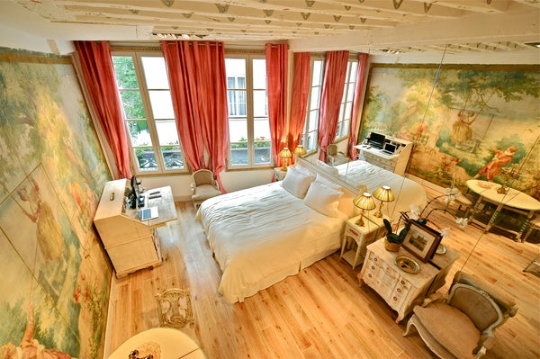 Our charming Studio Héloise, is located in the Latin Quarter, idealy near the Se Paris, France A JEWEL AT NOTRE DAME : HELOISE Entire rental unit vacation rental 15625430