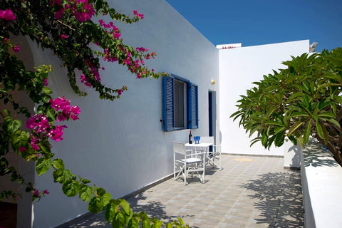 An endearing blue and white beach side cottage,  on Apolakkia bay. The ideal pri Athens, Greece Sunshine Cottage,  peace by the beach Entire cottage vacation rental 32267592