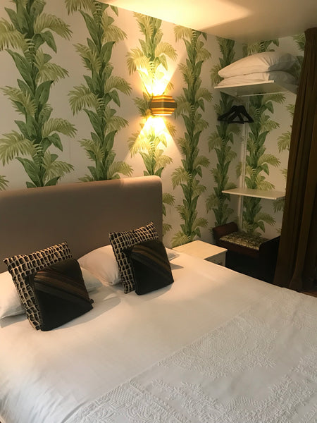 House of 1918 , 2 room bed and breakfast in center of Antwerp. 3 minutes walk Fr  B&B Arthur and James Private room in guest suite vacation rental 25610607