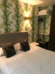 House of 1918 , 2 room bed and breakfast in center of Antwerp. 3 minutes walk Fr  B&B Arthur and James Private room in guest suite vacation rental 25610607
