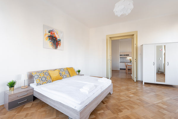 Wonderful opportunity to stay in our lovely centrally located apartment. Mimosa   Mimosa Apartment Entire rental unit vacation rental 34800866