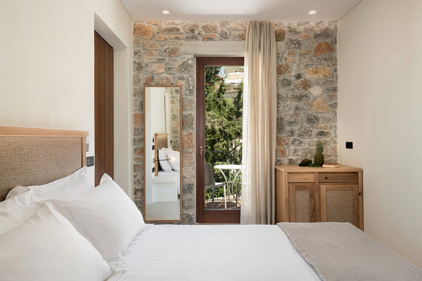 Enjoy the lovely setting of this romantic spot in nature.<br /><br /><b>Other th Hora Sfakion, Greece Cozy Garden View Room with Balcony Private room vacation rental 51055720