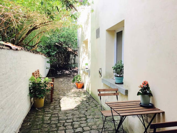 Ce logement familial est proche de tous les sites et commodités.  Beautiful appart with garden in the heart of XL Entire rental unit vacation rental 50984181