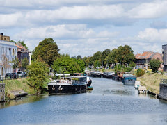 Set within 2 km from the historical center of Ghent, B³ Bed & Breakfast Boat pro Ghent, Belgium Captains room on Riverboat with riverview Boat vacation rental 18250197