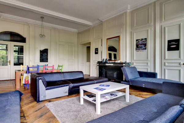 Appartement de style canut, très spacieux et tout à fait atypique. Antibes, France Grand Appartement au coeur du 1er Arrondissement Entire rental unit vacation rental 40194374