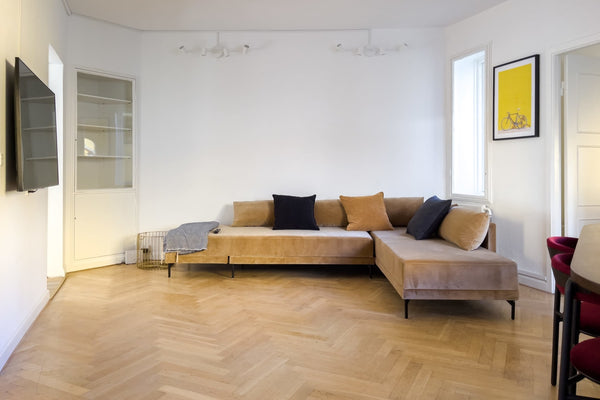 Charismatic and newly renovated apartment in the Heart of Copenhagen.<br /><br / Copenhagen, Denmark ★Newly Renovated · City center · Next Parliament★ Entire serviced apartment vacation rental 54271975