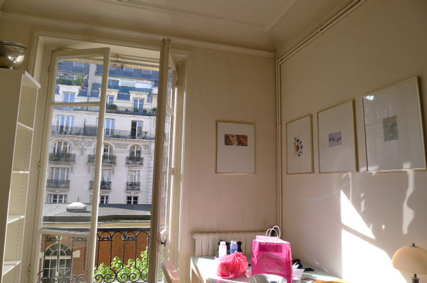 Superb neighborhood in center of Paris<br />Classic Parisian apartment<br />Very  Very sunny room near Eiffel Tower Private room in rental unit vacation rental 5989192