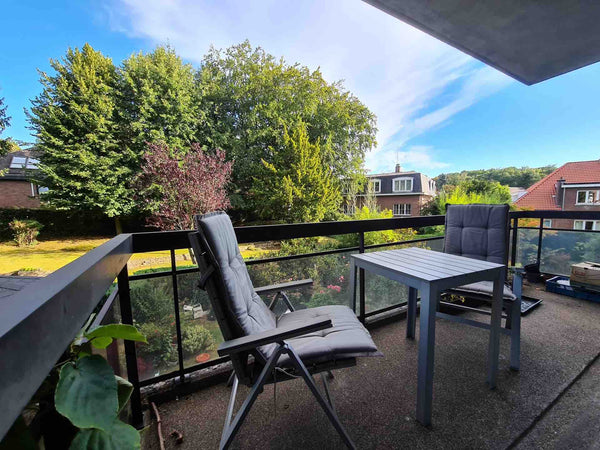 Grand appartement de 3 chambres (2e étage / ascenseur), avec une salle de bain e  Grand appartement au calme avec terrasse Entire rental unit vacation rental 44445214