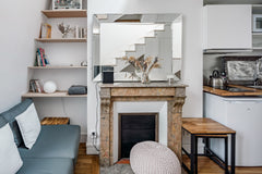 Au calme absolu, lumineux.<br />Au 3ème étage sans ascenseur. Large mezzanine po Paris, France Menez la grande vie parisienne dans le studio d'un hôtel particulier Entire rental unit vacation rental 29044269