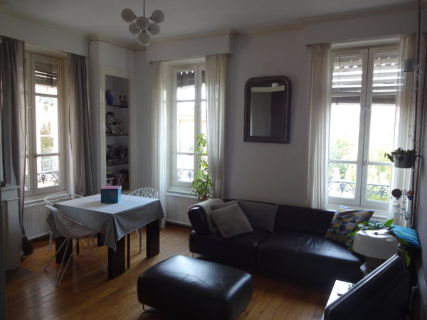 joli appartement sur la croix rousse à 3 mn du métro.<br />très calme 