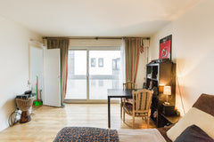 Cozy 1 bedroom (wifi, cable tv etc.) studio one metro stop from the eiffel tower Paris, France Studio near Eiffel Tower Entire rental unit vacation rental 9749357