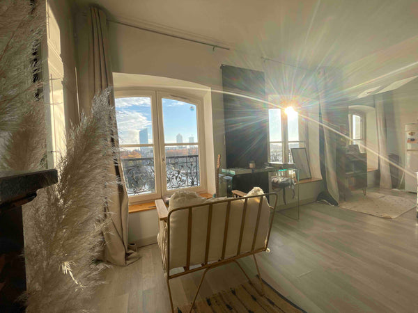 Nous sommes heureux de vous accueillir dans notre appartement central profitant  Lyon, France Appartement avec vue sur l'eau Entire rental unit vacation rental 771047616436539488