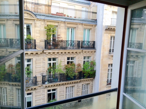Joli petit studio, plein centre de Paris (2 minutes du Louvre), quartier histori Le Mans, France Nid Douillet Entire rental unit vacation rental 7122314