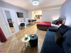 Nově zrekonstruované prostorné studio přímo na nejpopulárnější party ulici v his  QUIET & COZY APARTMENT/ BALCONY / POPULAR LOCATION Entire condo vacation rental 656850416668953330