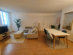 Comfortable and lovely 56m2 apartment located in the heart of Lyon Presqu'île. Y Lyon, France Cosy flat in the heart of Lyon Entire rental unit vacation rental 50001125