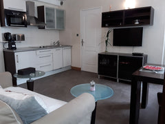 C'est un merveilleux appartement  bien placé,  et bien disposé :<br />dans la sa Saint-Étienne-du-Grès, France Appartement design à  la Madeleine  bail mobilité Entire rental unit vacation rental 20320861