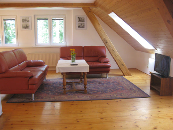 Private house on the farm. Calm and comfort of countryside, stone throw from the Prague, Czechia Private house, fully equipped, safe parking Entire guesthouse vacation rental 19982965