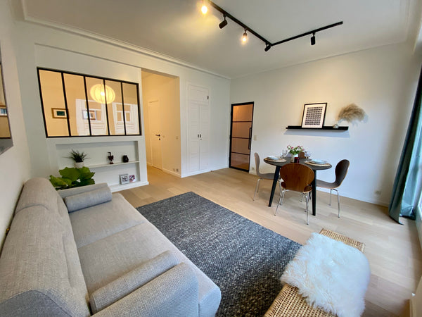 Beautiful, modern and bright flat, entirely renovated (1st occupation).Fully equ Uccle, Belgium Stylish apartment on top location! Entire condo vacation rental 556858239239654336