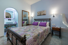 A junior suite of Akis hotel located right in the center of Kamari few meters fr  Akis Hotel - Junior Suite Room in hotel vacation rental 597566249325079549