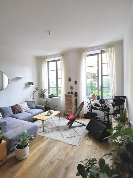 Très bel appartement (60m2) de type canuts, baigné de lumière et situé dans une  Paris, France Appartement cosy, calme et lumineux à Croix-Rousse Entire rental unit vacation rental 50037243