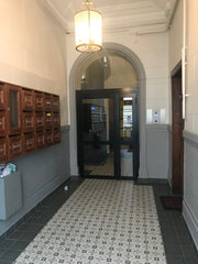 Superbe appartement lumineux tout équipé. 3 min à pied du métro, tram et gare SN Jassans-Riottier, France Beau T3 - charme de l'ancien - Métro Jean Macé Entire rental unit vacation rental 647539777531131473