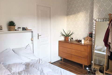 Appartement typiquement parisien, lumineux et calme, situé entre Bastille et Rép Paris, France Charmant deux pièces entre Bastille et République Entire rental unit vacation rental 18529917