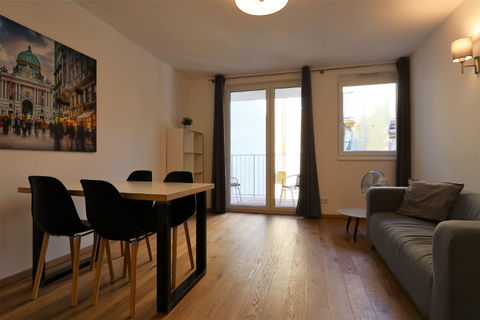 Are you looking for an urban and modern apartment for your family and friends? <  Bright Spacious 4 Person-Apartment Entire rental unit vacation rental 654838114075618328