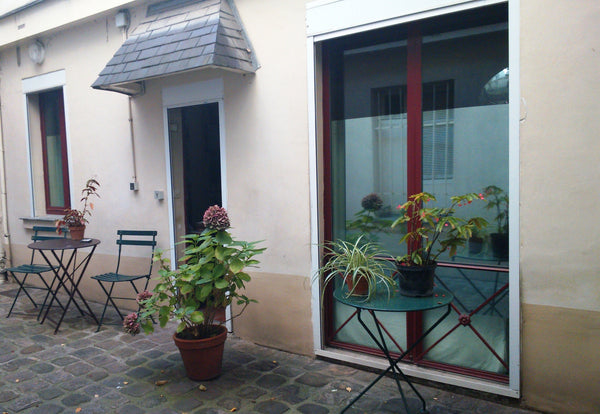 Appartement 35 m2, atypique avec cour privative, très calme en plein centre du q Paris, France Historical Parisian Neighborhood Entire rental unit vacation rental 8713988