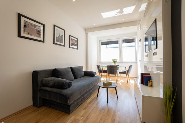 Genieße ein stilvolles Erlebnis in dieser zentral gelegenen Unterkunft. Vienna, Austria —Fancy Home— Entire serviced apartment vacation rental 710684249403434195